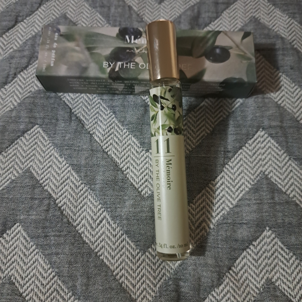 Memoire Archives by The Olive Tree Delux Mini Spray - Picture 4 of 4